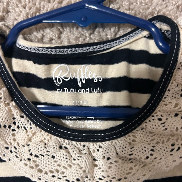 Girls Ruffles matching set - Picture 2 of 2